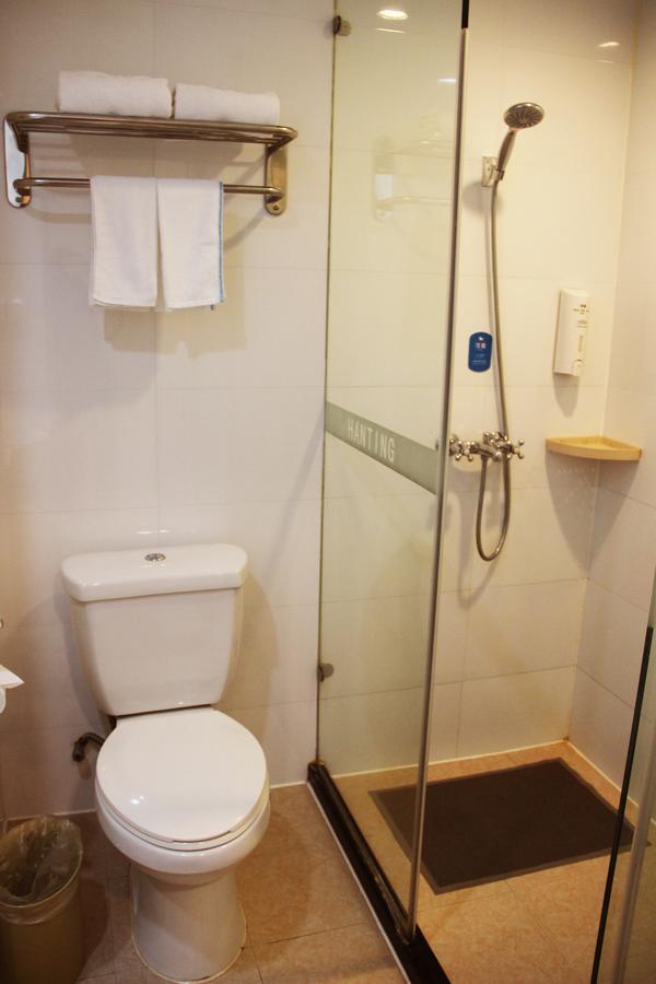 Hanting Express Qingdao International Convention Center Room photo